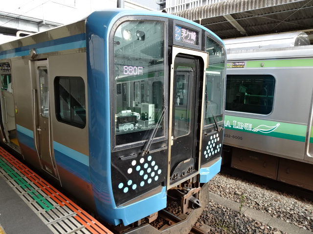 E131系500番台橋本にて出発を待つ